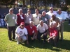 Ex-atletas reunidos no gramado da General Carneiro.