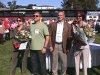 Irmãs do ex-zagueiro Mauro Ramos de Oliveira, Esther e Terezinha, recebendo homenagens. 