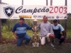 2003 – Botafogo campeão amador: na festa, o treinador Édinho Pagani, o atacante Paulinho e Leivinha.