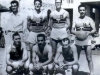 1957 – Um dos primeiros times competitivos de basquete montado em São João, que representava a Esportiva: em pé, Gelson Gonçalves (técnico), Aldo Milan, Valtinho Luhmann e Parrázio Pinto; agachados, Pedro Russo, William Turco e Ledesma.