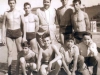 1957 – Nadadores da SES: em pé, José Marcondes, Mauricio Mariotto, técnico Narciso Carvalho, William Nemer e Osvaldo Reis; agachados, Robertinho Nemer, Zé Roberto Branco, James Galvani e Paulo.