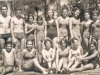 1960 – Nadadores da SES: em pé, Zé Luiz Olandesi, José Marcondes, Márcia, Maria Aparecida Zanetti, Salete Cara, Marina Germano, Angélica Sibin, Rita Bonci, Cláudia Ulian e Tatú Barbosa; sentados, Gigi Romanholle, Maria Francisca Ferreira, Seméris Nora, Imá Costa e Silva, Irecê Diniz e Carmela Palhares.