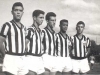 1958 – Ataque do Comercial de Ribeirão Preto, quando de seu primeiro acesso à Divisão Especial do Campeonato Paulista: da esquerda para a direita, Lécio, a grande revelação sanjoanense Cassiano, Ademar, Otávio e Carlos César.