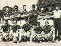 Agosto de 1956 - Amistoso em Pinhal: Maringá (local) 1 x 3 Flamengo de São João. O time sanjoanense: em pé, João Luiz Ansani, Paulo Marcon, Jofre Abdal, Mauricio Boca Torta, Zé Ansani, Maércio Luchetta e Zé Paulo Cassiano (técnico); agachados, Fumaça, Valter Ansani, Buzelli, Pinheiro e Cido Chuqui. 