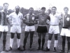 1965 – Súla, grande ídolo do futebol sanjoanense atuando pela Esportiva, Palmeiras e Pratinha, também se destacou na Esportiva de Guaxupé. Na foto, ele é o terceiro da esquerda para a direita, antes do amistoso do time mineiro contra o Santos, de Pepe e Orlando.