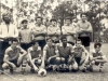 1968 – Time do São Lázaro, partida amistosa em São Roque da Fartura: em pé, Chico Preto, Tininho, Irineu Mastiguim, Derção, Carlinhos Alvarenga e Marquinhos Pirata; agachados, Mário Ganzelli, João Banha, Mário Mangú, Santista, Osvaldo e Tiãozinho Sapateiro. 