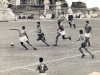 1962 – Cassiano atuando pelo Bonsucesso, contra o Botafogo no Maracanã (ele está à direita da foto, ao lado de Amarildo). Ambos, e mais três zagueiros, observam uma investida de Mané Garrincha rumo à linha de fundo, jogada característica do maior ponta de todos os tempos.