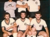 1979 – Time de futebol de salão da Esquadra Elo: em pé, Cássio Campos, Sérgio Paina e Thelmo; agachados, Marquinhos Petroni, João (Barba) Renato e Zé Ernesto.