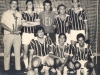 1970 – Primeiro time formado pelo Reio Futebol e Samba, que se tornou vice-campeão do 1º Campeonato Interno de Futebol de Salão no Palmeiras Futebol Clube: em pé, João Pranuvi (treinador), Gabriel Bruno, Mauricio Bôca, Neno e Rubens Pamplona; agachados, Gilvan, Leivinha e Mário Carneiro.