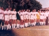 1975 – Elenco da Fazenda Matão com as faixas pelo título de campeã rural da temporada: da esquerda para a direita, Élcio da Milkmoni, Marcão, Délcio, Caxambú, Dicá, Jair, Coelho, Peróba, Gilberto Petinati, Rubão, Divino, Tununes, Eduardo, Alcindo, Elcinho, Pedrinho e a senhora Izaura Teixeira de Vasconcelos, proprietária do local e esposa do ex-prefeito Henrique Cabral de Vasconcelos.  