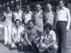 1982 – Membros da Prefeitura e colaboradores antes de jogo na Sociedade Esportiva Sanjoanense: em pé, Osmar Garcia (diretor de esportes), Alencar Aguiar, Morais, Célio Braga (presidente da Liga de Futebol), Júlio Buzon e Lúcio Martins; agachados, o prefeito Nelson Mancini Nicolau, Zé Geraldo Lopes e Renos Rosa.