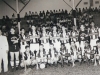 1962 - Elenco que atuou contra o Guarani de Campinas na inauguração dos refletores: em pé, o presidente João Lúcio, Teté, Oscar, Zé Boínha, Lindóia, Mauricio Azevedo, Paschoal Fiori, Baltazar, Osvaldinho, Santo Antonio e o dirigente Geléia; agachados, Natinho Finazzi, Vadinho Magalhães, Faé, Cidinho, William Turco, Fernando e Dario.