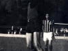 1966 – O seguro goleiro Armando Pigati se aquecendo antes do inicio de uma partida do Palmeiras na Vila Manoel Cecílio. Mais atrás, o meio-campista Nilo. 