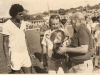 1979 – O presidente Dr. Antenor José Bernardes e o capitão Gaúcho Lima recebendo a taça de campeão da 1ª Divisão. 