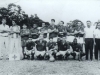 1965 – Em pé, Tião Camargo (presidente), Manzano, Joãozinho, Fumaça, Dalnei, Guaraci, Luiz Mourão, Carlitão, Neno, Efraim Nogueira e Costa Mina; agachados, Zé Carlos, Assis Mourão, Tiãozinho, Cafúnga e Pelé.