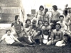 1975 – Jogadores da Seleção Sanjoanense (base do Pratinha Futebol Clube) que enfrentou o Milionários, na parte de trás dos vestiários da Esportiva antes o jogo: em pé, Clide, Colé, Marcelo Bernardes e Líbio; ajoelhados, Dago, Maurinho, Foguinho, Armando, Maézinho, Tonho, Aldo Nóra e Efrainzinho; sentados, o então garoto Francis Ceschin e Dario.  