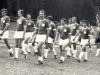 1973 – Desfile das equipes antes do Torneio Inicio do Campeonato Amador, no campo do Palmeiras. Pelo Pratinha, da esquerda para a direita, Mimi, Armando, Marcos Milan, Patinho, Zezinho, Tuim, Buião, Dario, Colé, Jane e o treinador Efraim Nogueira.  