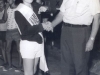 1973 – Teté (Orlando Fanelli Júnior), goleiro menos vazado do Torneio Monteiro Lobato, recebendo premiação do professor Virgilio de Castro.