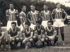 1949 – Em pé, Menossi, Lagoa, Zico, Joãozinho, Vadinho Carneiro e Mauricio Azevedo; agachados, Emilio, Martarello, Roberto Fajardo, Lilo Cassini e Lagoínha. No jogo principal, a SES perdeu por 4 a 0 para o Santos Futebol Clube.