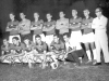 1964 - Outra formação: em pé, Clayton, Ovane, César, Guinhão, Geraldo, Sidnei, Xepê e Radar; agachados, Henrique, Vadinho, Zé Carlos Sibila, Neto, Benedetti e o massagista Paulo Consentino.