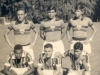 1964 – Em pé, três jogadores da SES juvenil: João Pescoço, Cotrim e Tiãozinho Zanetti; agachados, três do E.C. São Benedito, Oscarzinho, Paulinho Leléia e Bertinho. 